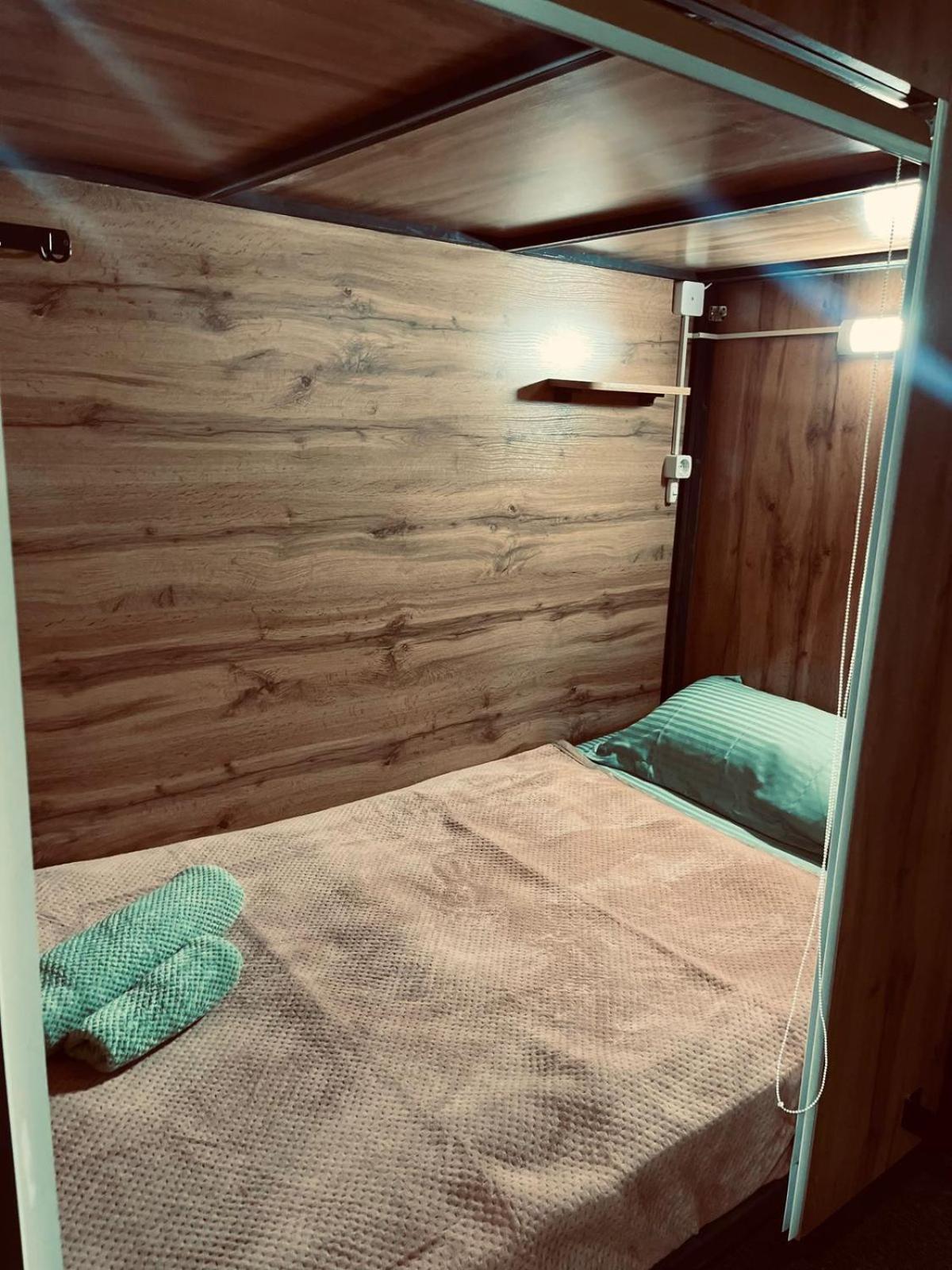 Hostel Kochevnik Capsule Hotel Almatý Exterior foto